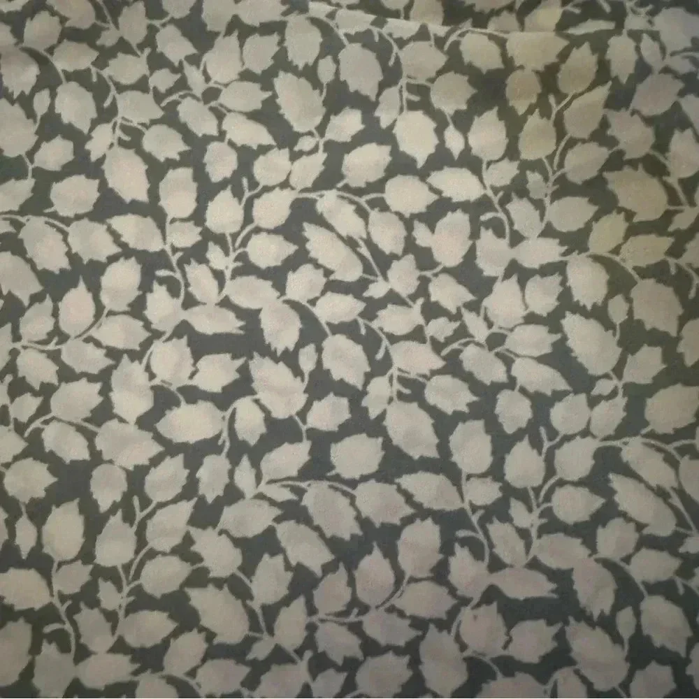 Abercrombie and Fitch •White and blue leaf print tank top size medium - Picture 4 of 12
